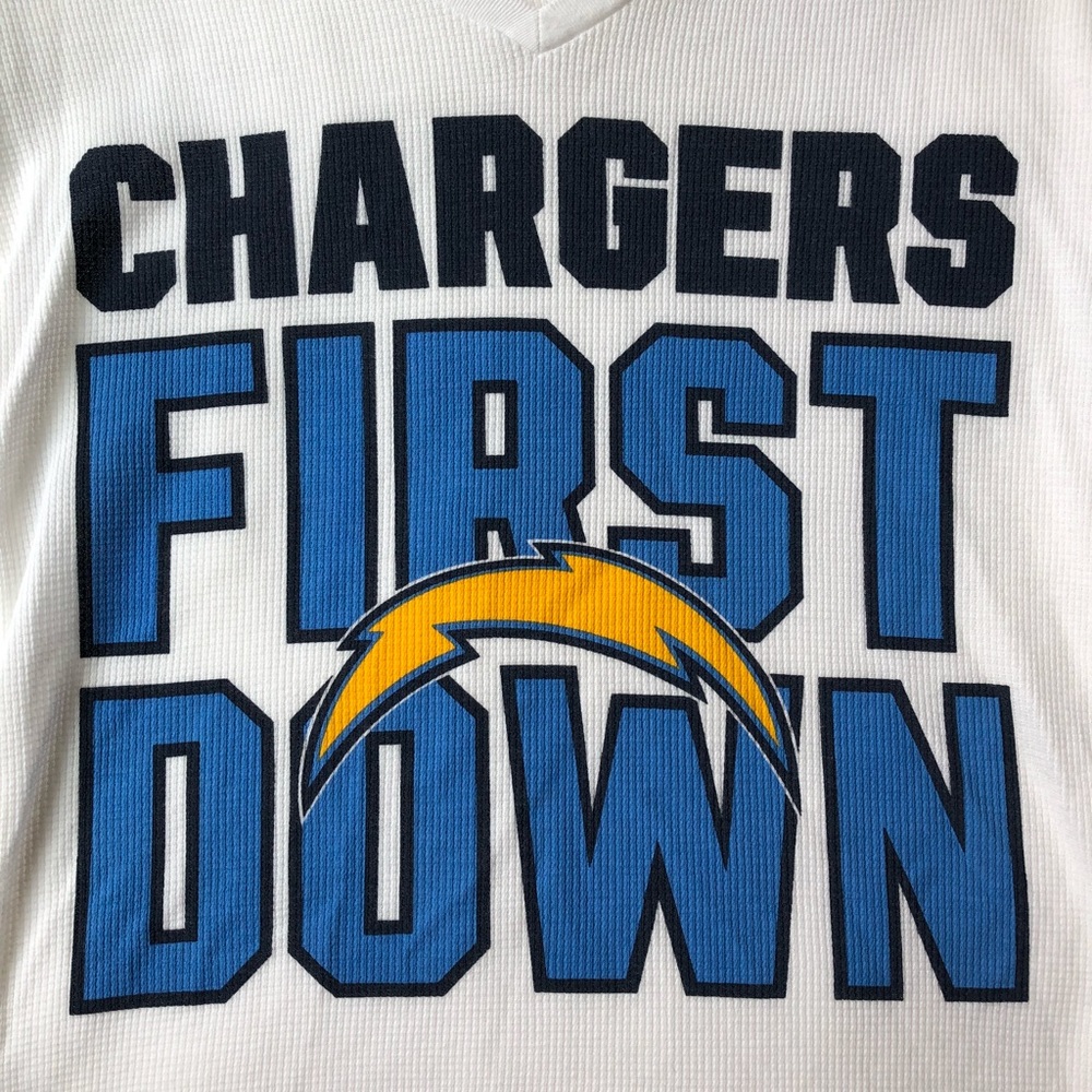 VS PINK CHARGERS LONG SLEEVE